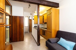 Living area - Ruga Apartment - Veneziacentopercento (Venice)