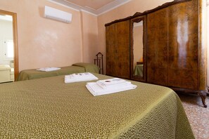 Unclassified image, 4 of 12, button