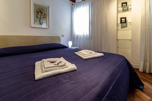 2 bedrooms, WiFi, bed sheets