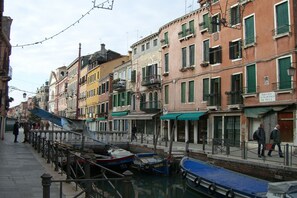 Imagen sin descripción, 3 de 18, botón