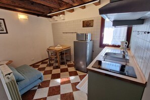 Imagen sin descripción, 4 de 18, botón