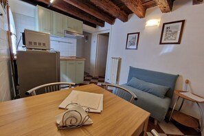 Interior - Nicoli Apartment - Veneziacentopercento (Venice)