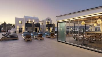 Bar junto a la alberca