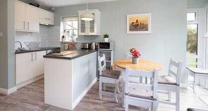 Cottage 420 - Clifden - sleeps 4 guests in 2 bedrooms