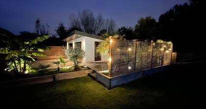 River guest house with jacuzzi, fire and boat hire