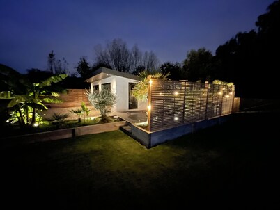 River guest house with jacuzzi, fire and boat hire