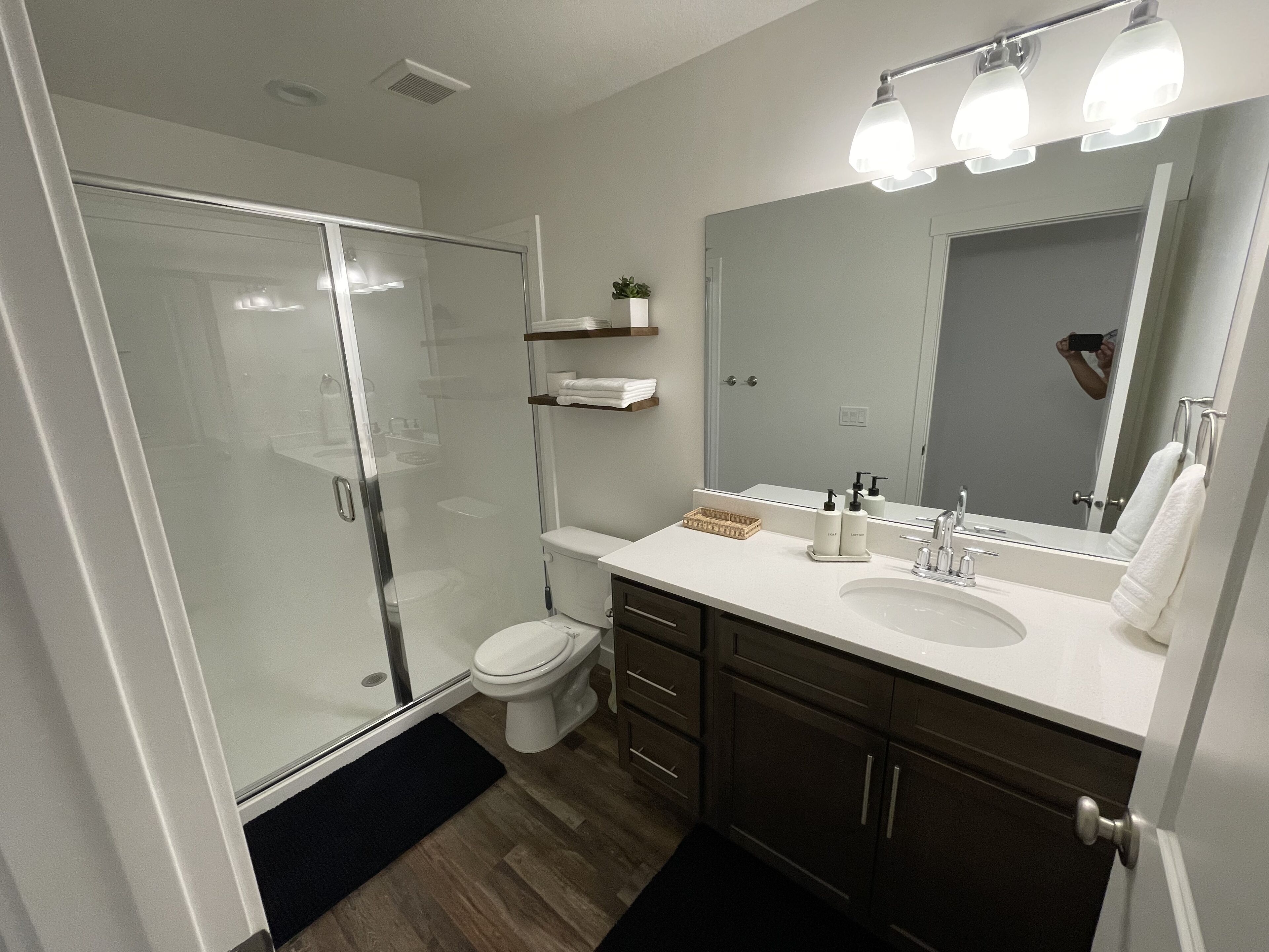 Combined shower/bathtub, hair dryer, towels, soap