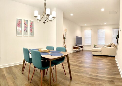 3BR Luxury Townhouse with Charlotte city view