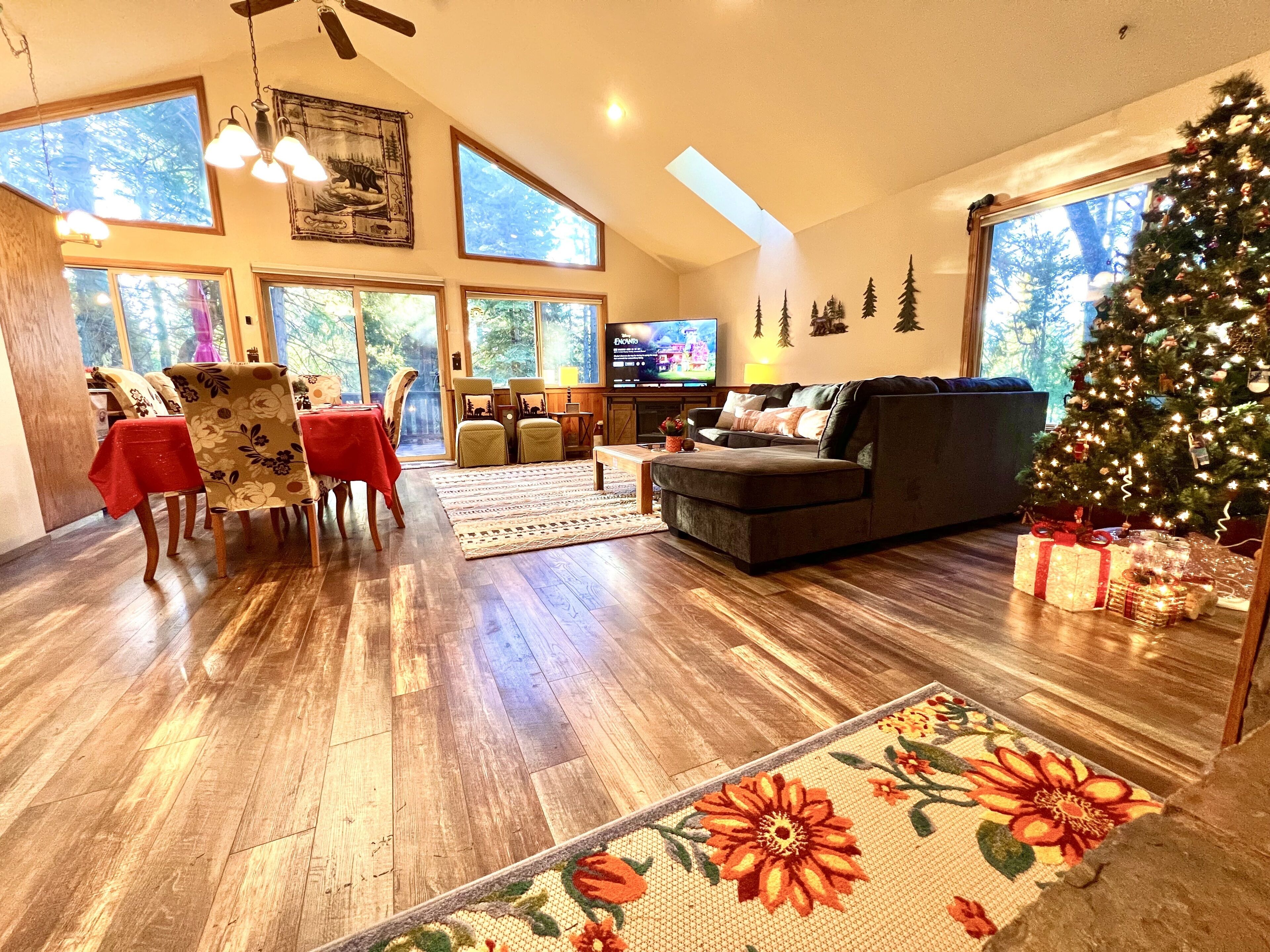 Smart TV, fireplace, foosball, table tennis