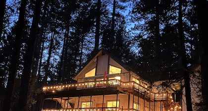 Bear Cabin w Views, AC Pool Table TT BBQ Hike Bike Swim