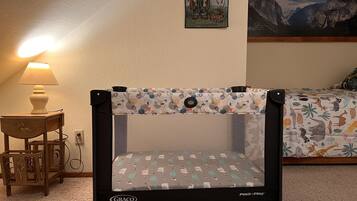 3 slaapkamers, een bureau, een strijkplank/strijkijzer, gratis wifi