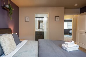 3 bedrooms, iron/ironing board, travel cot, free WiFi - Boho Vibes- family townhouse w/ gourmet kitchen (Corvallis)