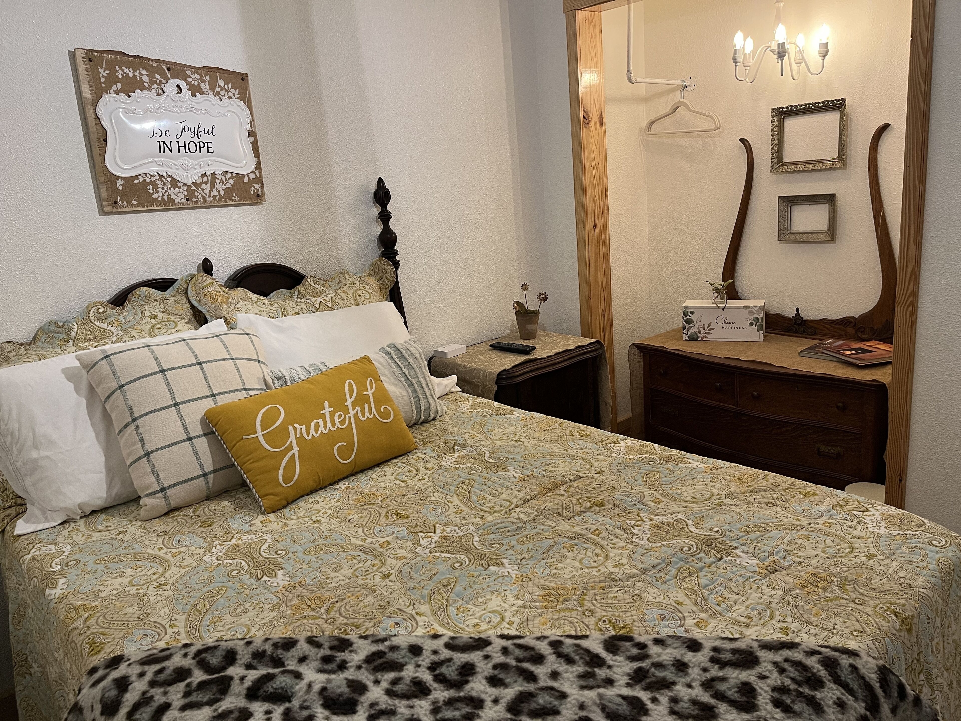 3 多间卧室、办公桌、熨斗/熨衣板、免费 WiFi