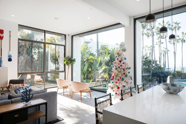 Interior - Deluxe Redondo Beach 1BR w/ Pool, Gym & W/D, walk to Beach, by Blueground (Los Angeles)