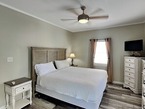 4 bedrooms, iron/ironing board, WiFi, bed sheets