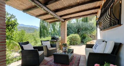 Casa rural 'Finca del Río' con vistas a la montaña, piscina y Wi-Fi