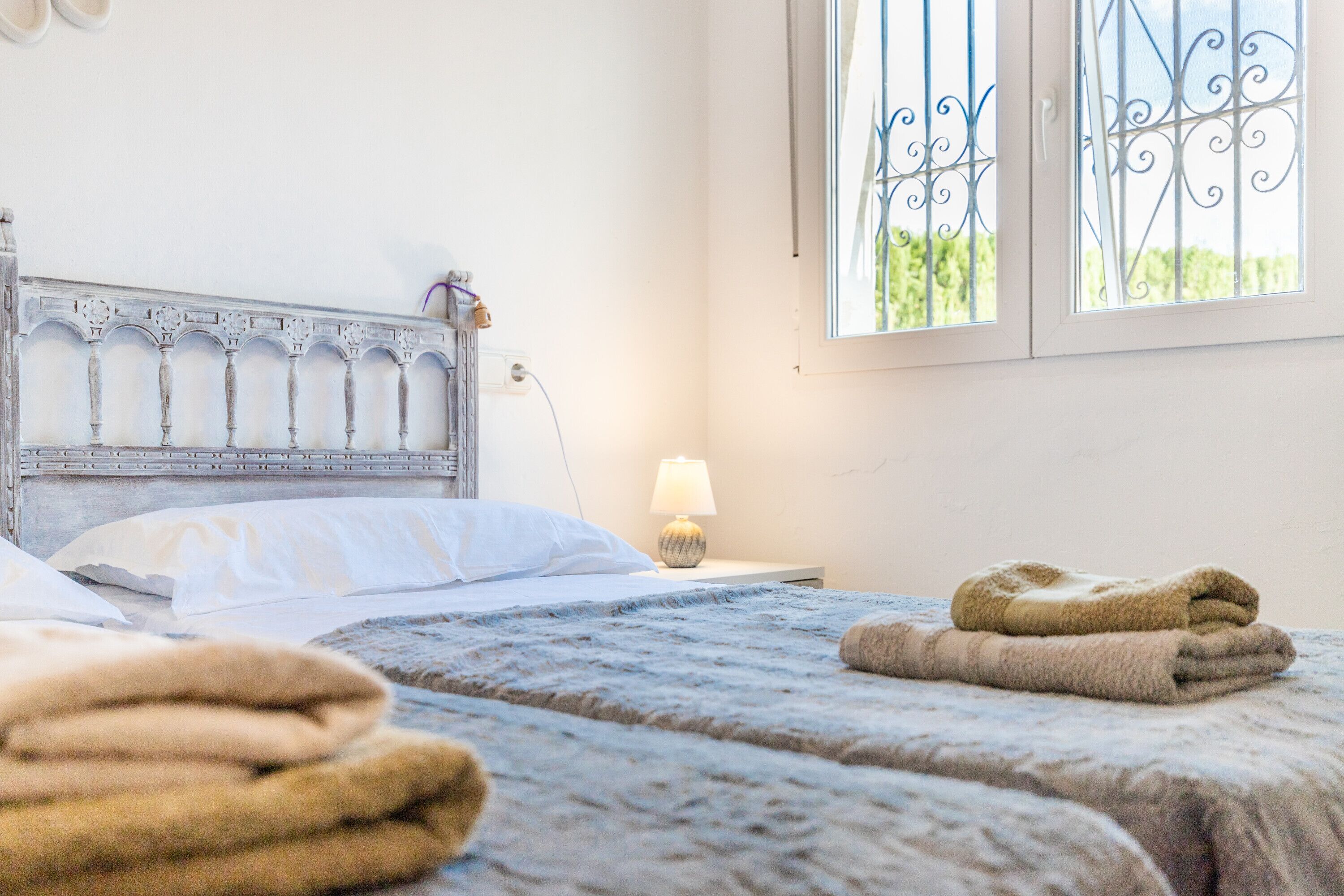 3 slaapkamers, een strijkplank/strijkijzer, gratis wifi, beddengoed