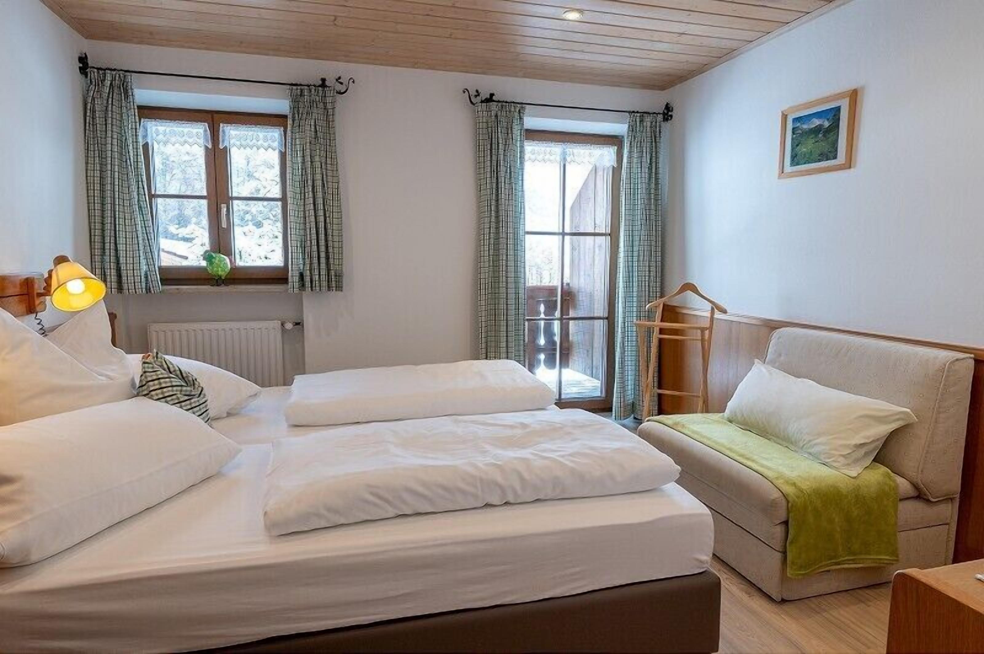 Ferienwohnung Nr. 1, 1-2 Personen, 34 qm, Balkon mit Bergblick, W-LAN-Schlafzimmer