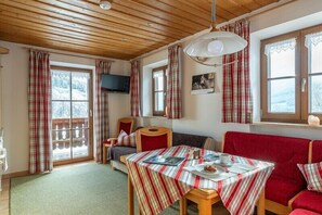 TV - Ferienwohnung Nr. 2, 1-2 Personen, 36 qm, Balkon mit Bergblick, TV, W-lan (Ramsau bei Berchtesgaden)