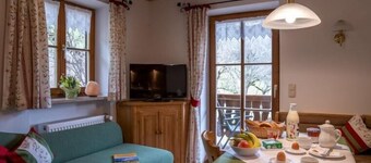 Ferienwohnung Nr. 2, 1-2 Personen, 36 qm, Balkon mit Bergblick, TV, W-lan
