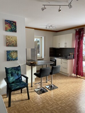 Fridge, oven, stovetop, coffee/tea maker - Apartment Freudenstadt fitter room (Freudenstadt)