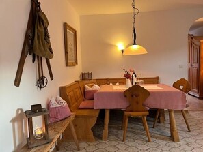 Dining - Vacation apartment Falkenstein for 2 persons with terrace, 45 sqm, eat-in kitchen (Inzell)