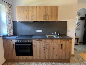 Fridge, oven, stovetop, dishwasher - Vacation apartment Falkenstein for 2 persons with terrace, 45 sqm, eat-in kitchen (Inzell)