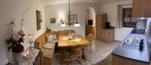 Fridge, oven, stovetop, dishwasher - Vacation apartment Kienberg for 2 persons, 45 sqm, eat-in kitchen, with balcony (Inzell)