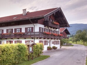 Exterior - Vacation apartment 9 for 4 people in the attic, 2 bedrooms, balcony, 82 m² (Inzell)