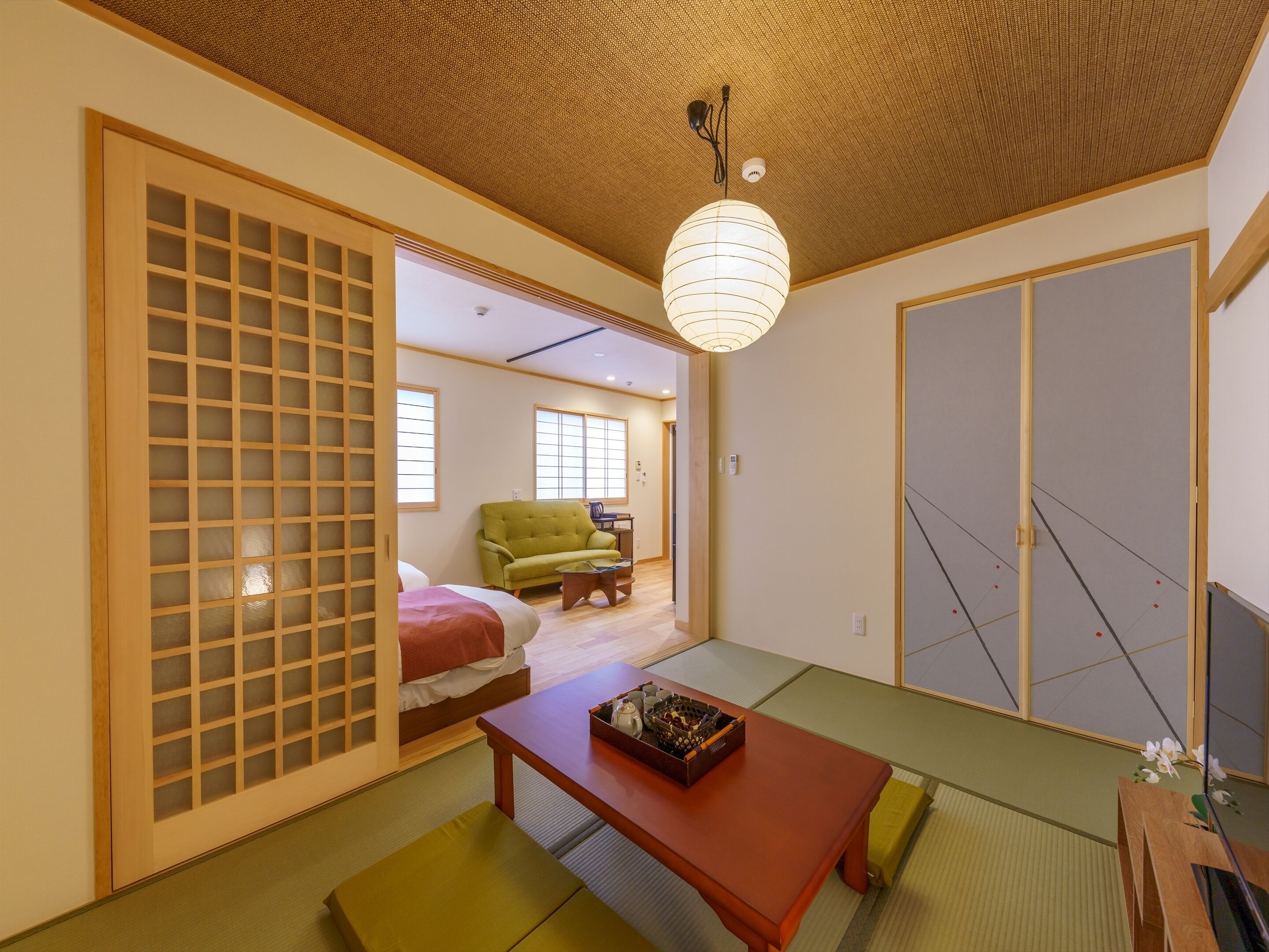 Basic Apartment | Individually decorated, individually furnished, desk, free WiFi