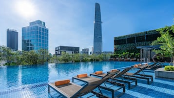 Hồ bơi ngoài trời, mở cửa từ 7:00 đến 20:00, dù/ô trên bãi biển/hồ bơi