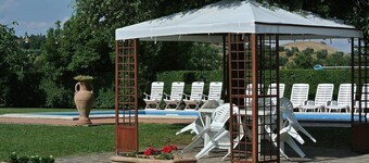 Casa Maggiorana A: A characteristic and welcoming cottage surrounded by the greenery, with Free WI-FI.