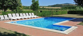 Casa Maggiorana B: A characteristic and welcoming cottage surrounded by the greenery, with Free WI-FI.