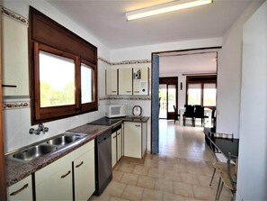 Coffee/tea maker, stovetop - Apartment in Playa de Pals near Beach (Playa de Pals)
