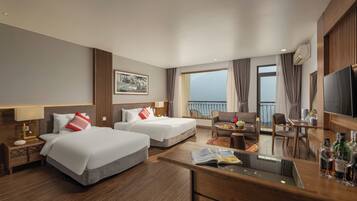 Dobbelt- eller tomannsrom – premium, balkong, fjellutsikt (Free Afternoon Tea) | Sengetøy av topp kvalitet og memory foam-senger