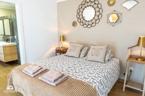 5 slaapkamers, een strijkplank/strijkijzer, gratis wifi, beddengoed