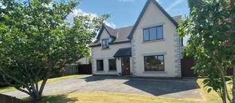 Very spacious, comfortable house sleeps 10 Tullow South East Ireland
