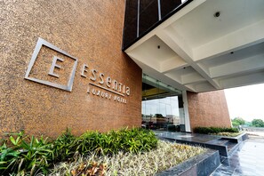 Front of property - Essentia Luxury Hotel Indore (Indore)