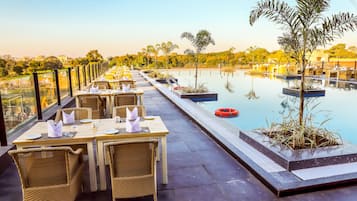 Kolam renang outdoor