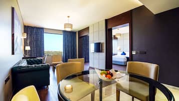 In-room safe, individually furnished, laptop workspace, soundproofing