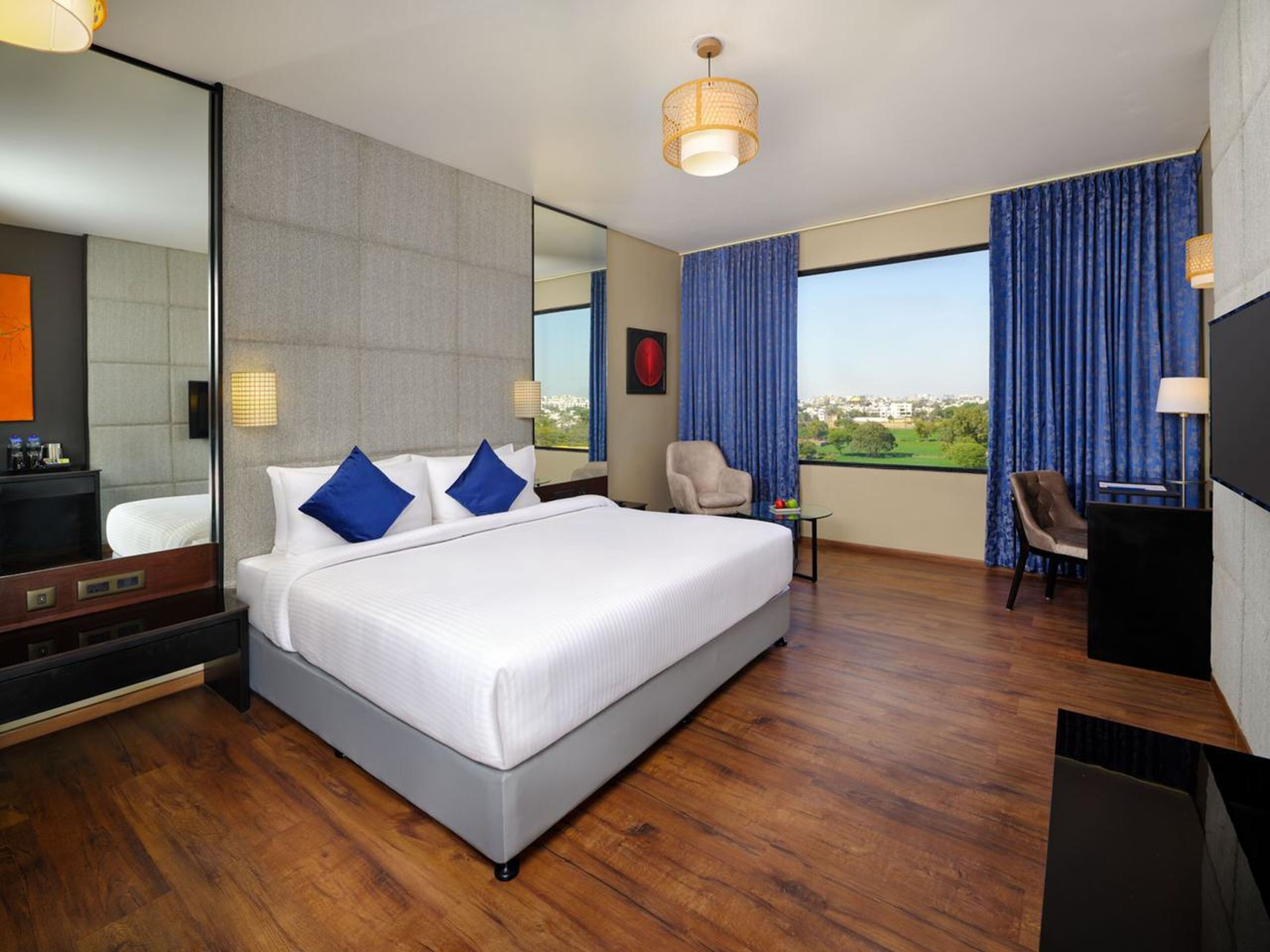 In-room safe, individually furnished, laptop workspace, soundproofing