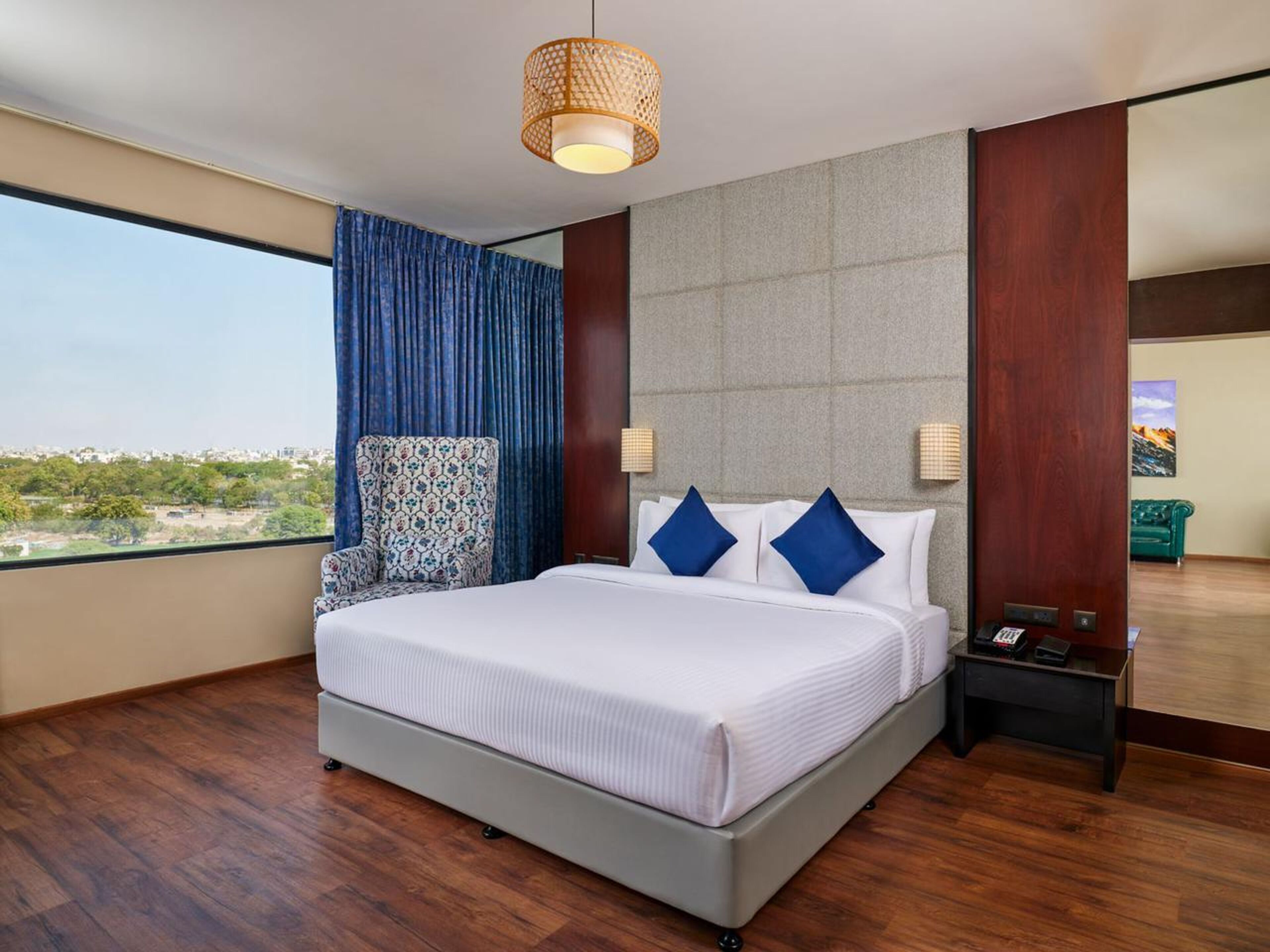 In-room safe, individually furnished, laptop workspace, soundproofing