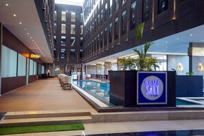 Breakfast, lunch and dinner served