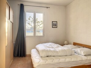 3 bedrooms, travel cot, free WiFi
