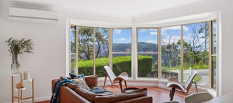outstanding escarpment and valley views, close to lookouts and bushwalks