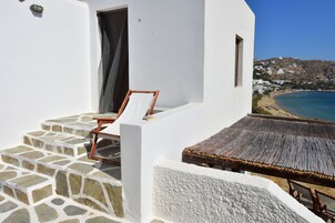 Economy Studio | Terrace/patio