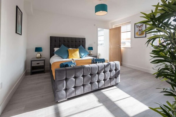 3 bedrooms, iron/ironing board, travel cot, free WiFi