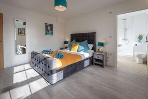 3 bedrooms, iron/ironing board, travel cot, free WiFi