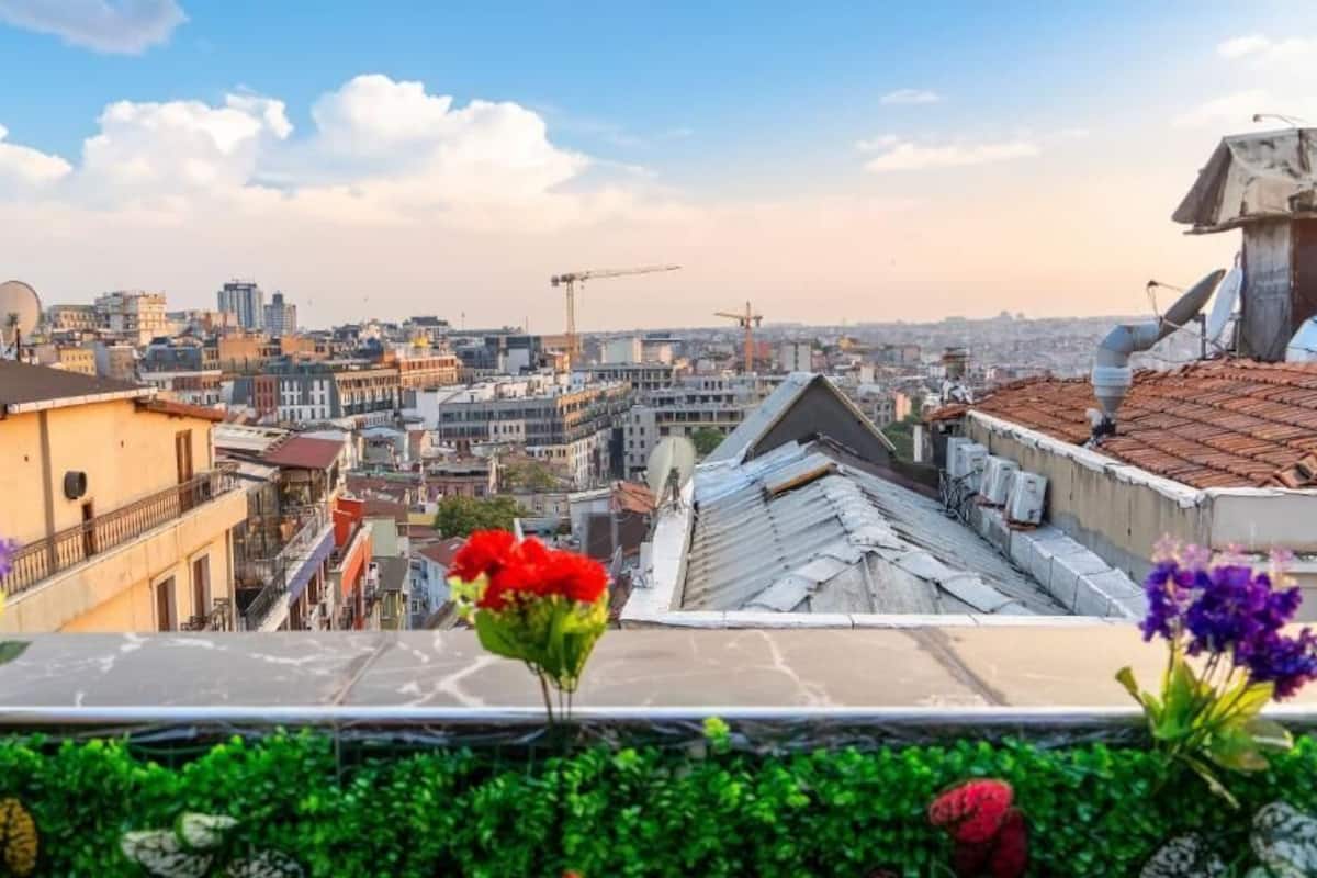 Luxury Triple Room | Egyptian cotton sheets, premium bedding, down comforters