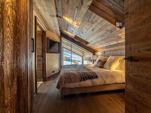 5 quartos, Wi-Fi de cortesia, roupa de cama